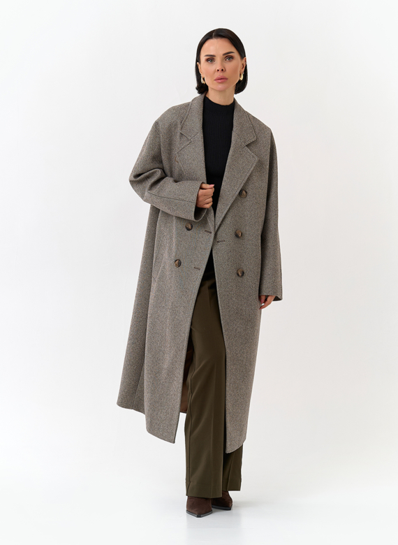 Женское пальто с английским воротником