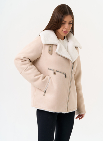 Светлая дубленка из эко замши
