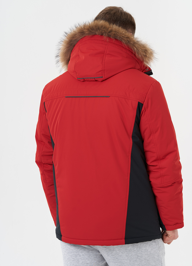 Яркая куртка с капюшоном из меха енота модель № 28277 универмаг малина