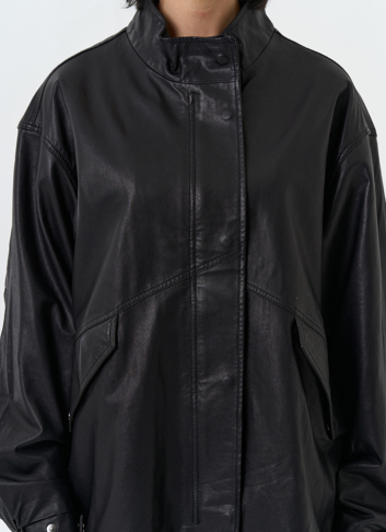 Женская куртка из натуральной кожи 