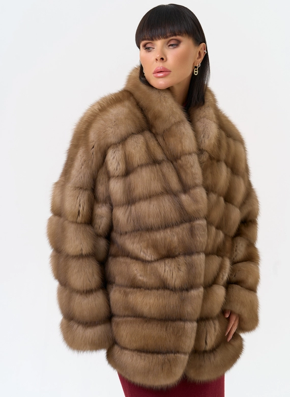 Женская шуба из куницы с воротником