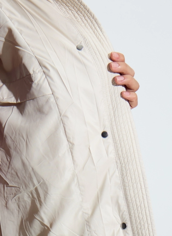 Женский пуховик с капюшоном фото