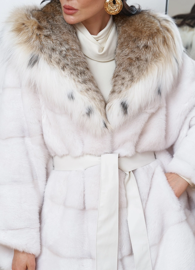 Короткая светлая шуба с рысью модель № 29122 в рассрочку