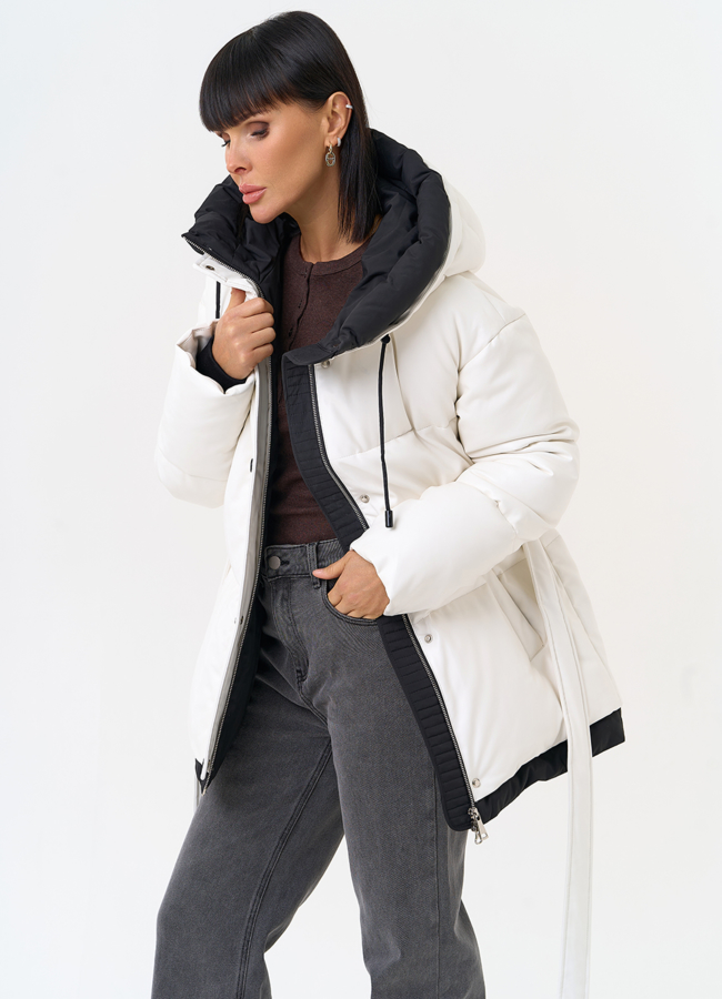 Белый пуховик из эко кожи с поясом модель № 30727 в рассрочку