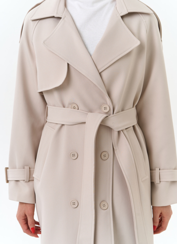 Женский светлый плащ