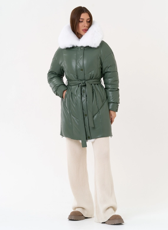 Женский пуховик из эко кожи с отделкой из эко меха