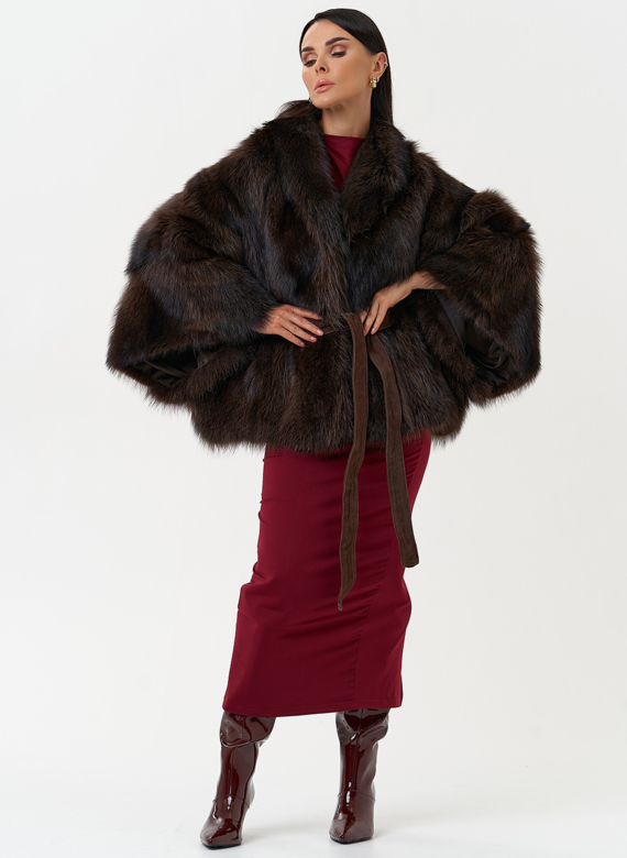 Женская шуба из меха канадского енота