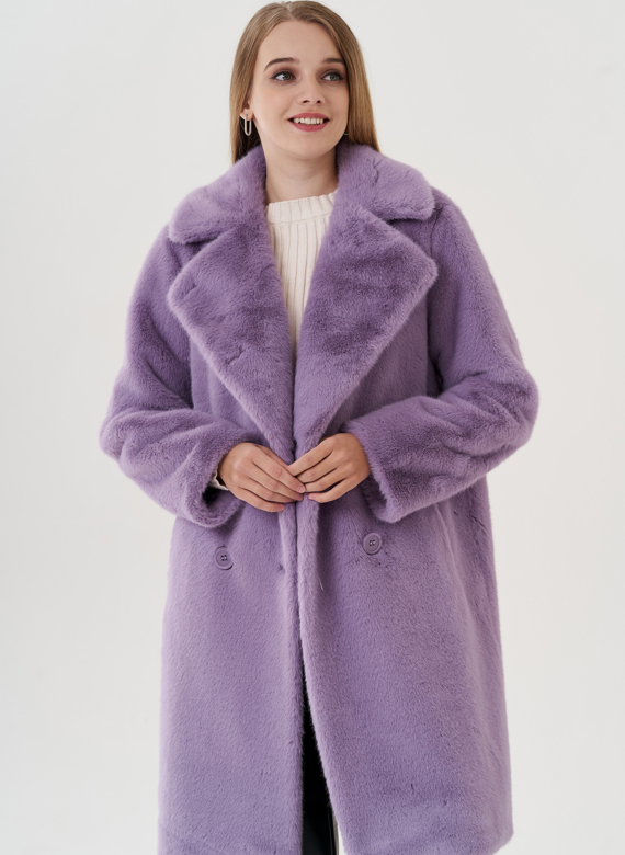 Женского пальто из эко меха на пуговицах