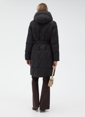 Женский пуховик с поясом