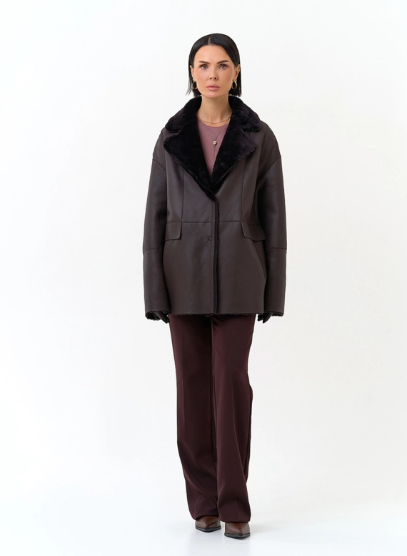 Женская дубленка с английским воротником фото