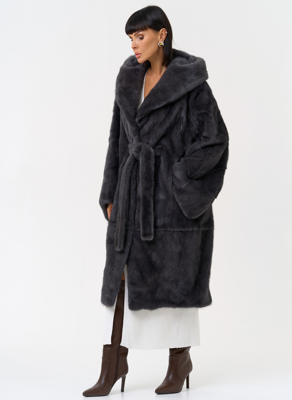 Женская шуба из меха норки с капюшоном 