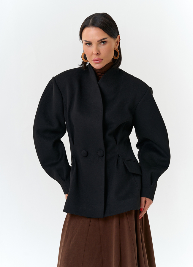 Женское укороченное пальто с акцентными рукавами модель № 32780 меха малина