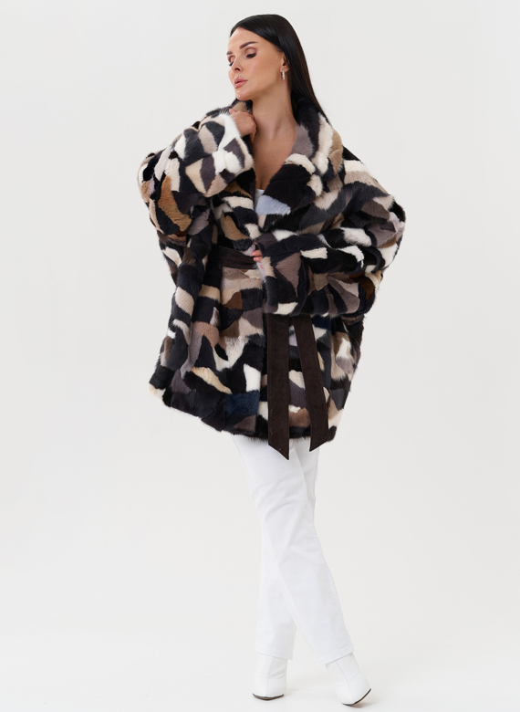 Шуба из меха норки с английским воротником