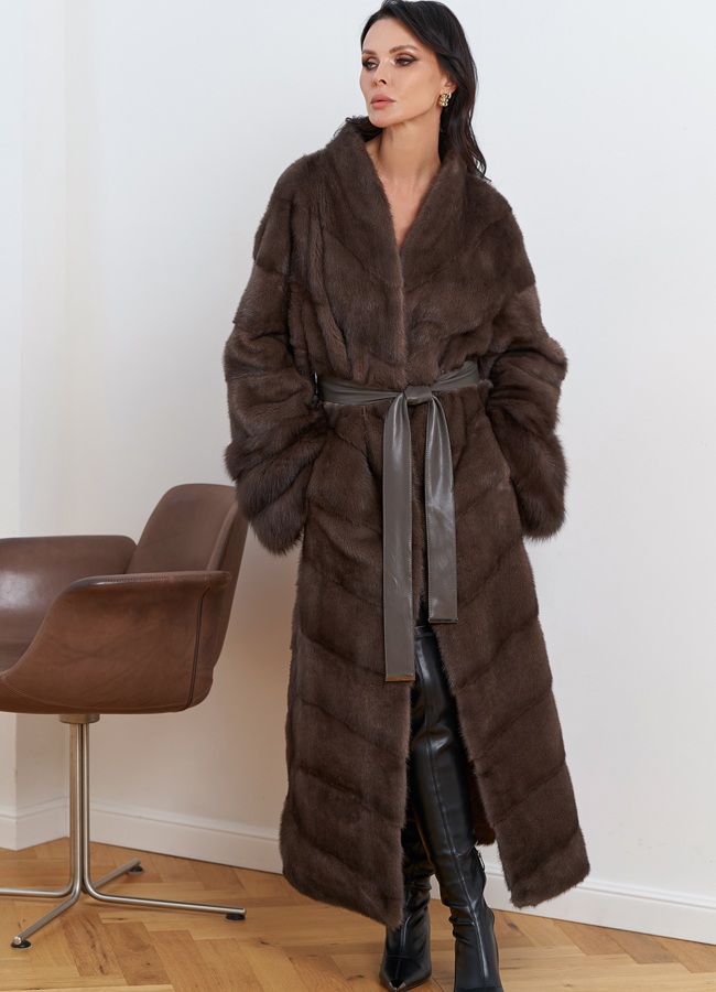 Женская длинная шуба с отделкой из меха куницы модель № 30675 в рассрочку