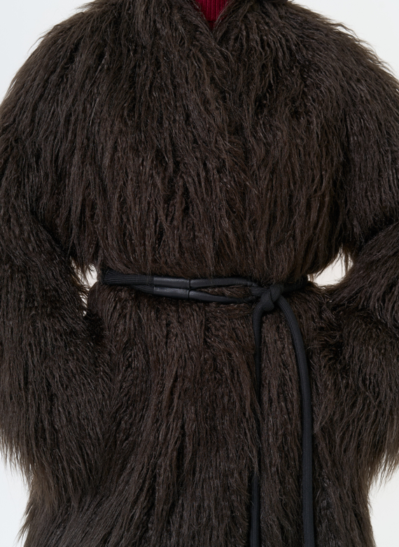 Женская шуба из эко меха коричневого цвета