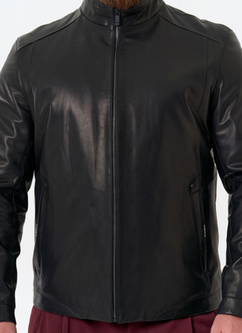 Мужская куртка из натуральной кожи черного цвета