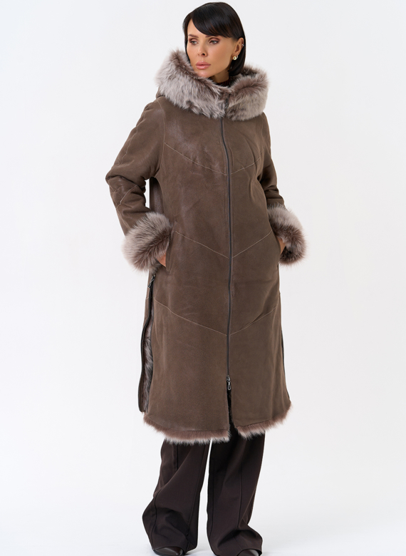 Женская натуральная дубленка с капюшоном